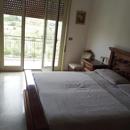 Casa Valeria - Vicino Al Mare Giardini Naxos